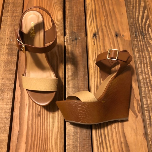 Charlotte Russe size 7 tan wedges - Picture 5 of 12